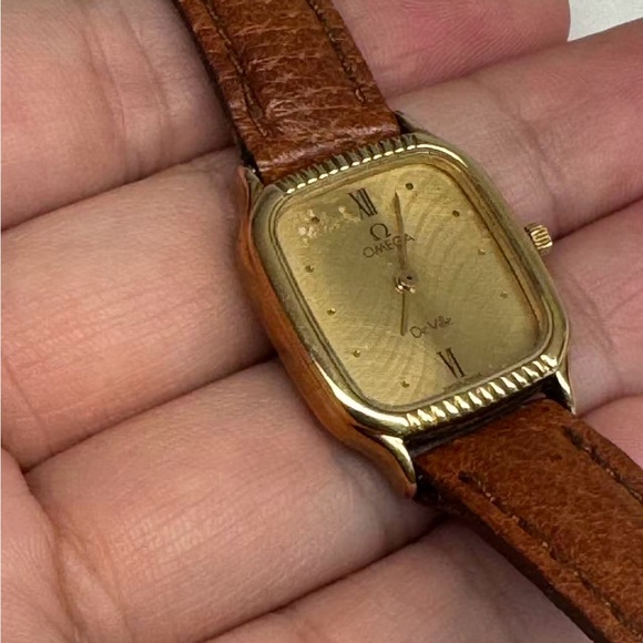 Vintage Omega De Ville 1450 Gold Watch with Tan Leather Strap New Battery - Picture 5 of 8